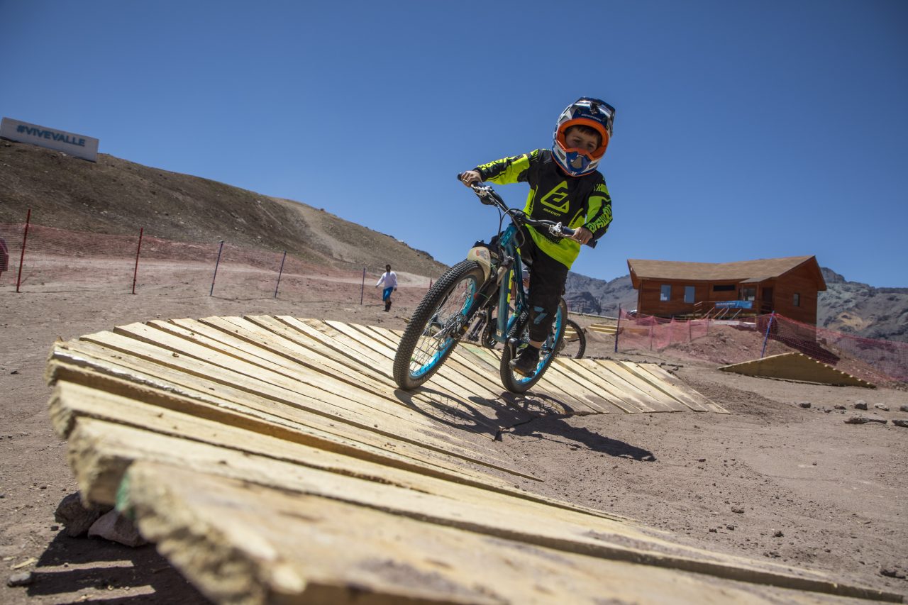 Valle Nevado inaugura temporada de verano con apertura de bike park