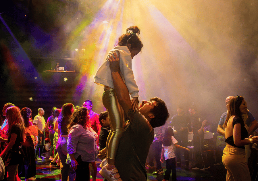 Bingo bailable de la Fiesta de la Primavera 2026 en el Centro NAVE, Santiago