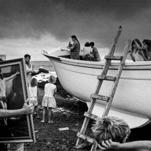 Fotografías de festivales chilenos en la exposición Remanencias locales