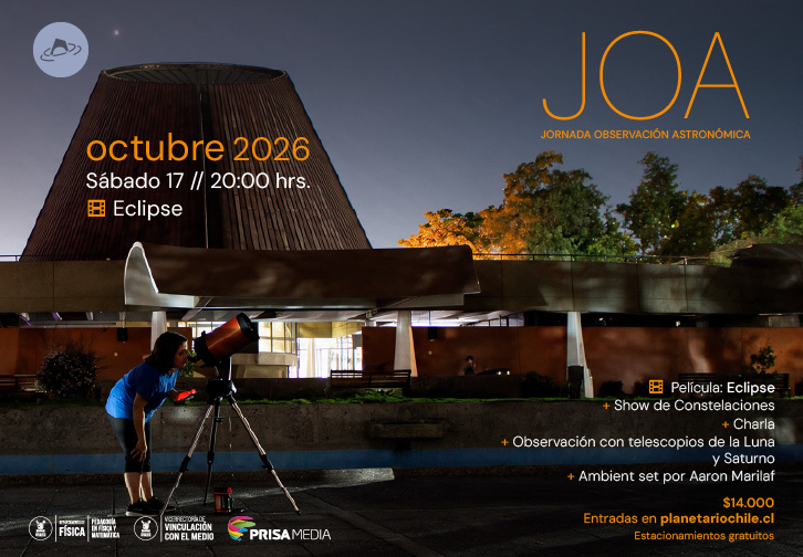 Telescopios apuntando al cielo nocturno durante una jornada de observación astronómica