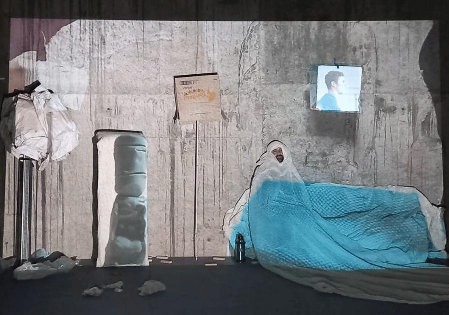 Espacio maquetado con video-mapping en el Centro de Creación y Residencia NAVE